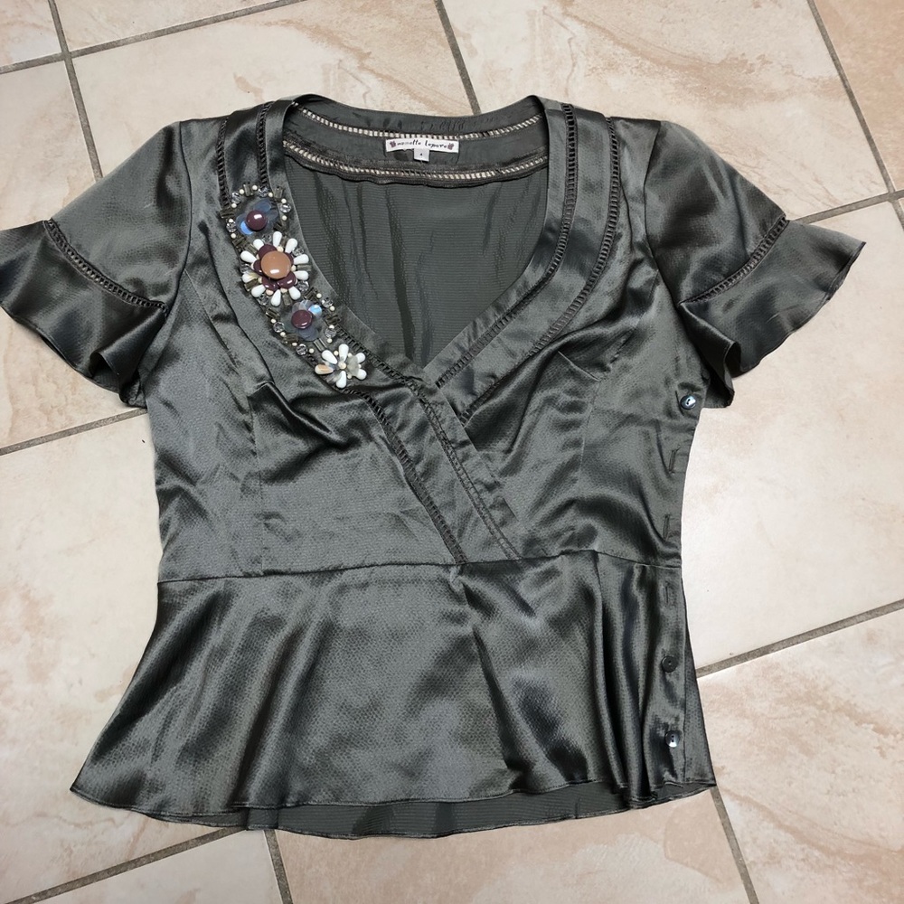 Pretty Nanette Lepore flutter sleeve blouse